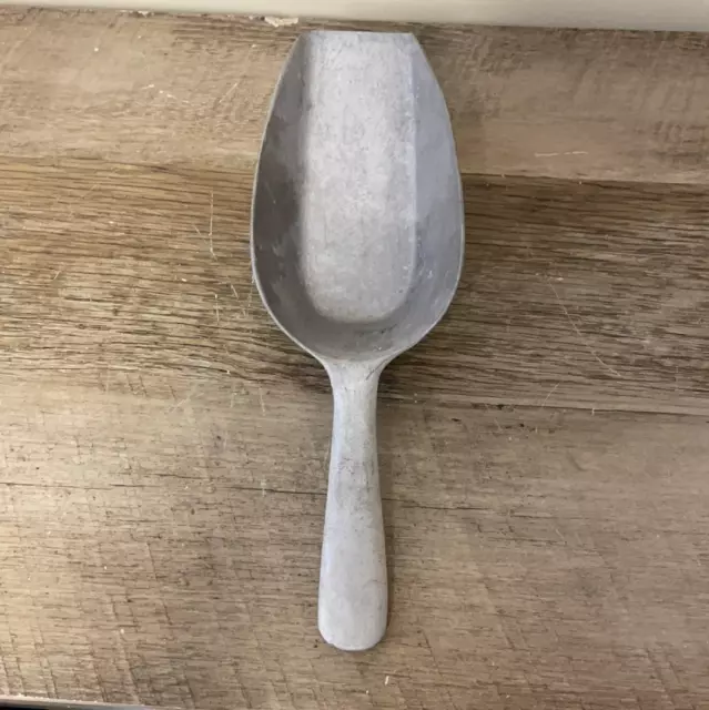 *Vintage Cast Aluminum Hand Scoop for Stores Restaurants Homes Ice West Germany
