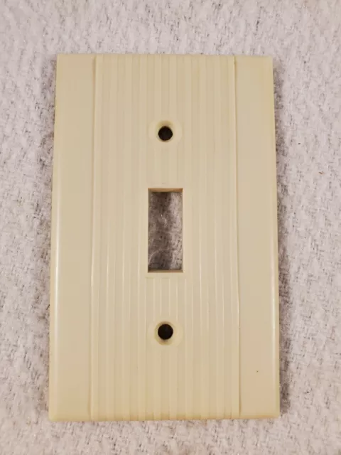 Vtg Uniline Bakelite Electrical Outlet Wall Switch Plate Cover ~ Modern MCM Rib