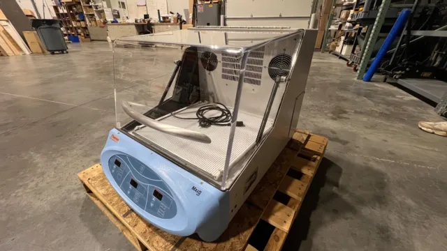 Thermo Scientific MaxQ 4000 Benchtop Orbital Shaker, 240 V, 50/60 Hz