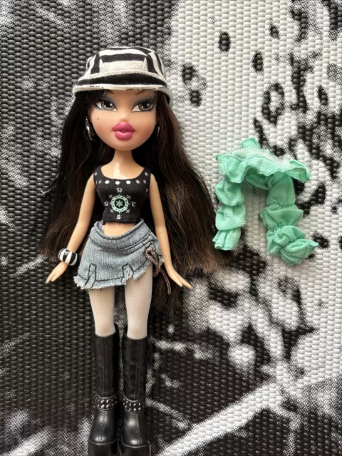 Earth Girl Yasmin & Flashback Fever Fianna will forever be my favs! 💕✨ # bratz #y2k #collector #icon