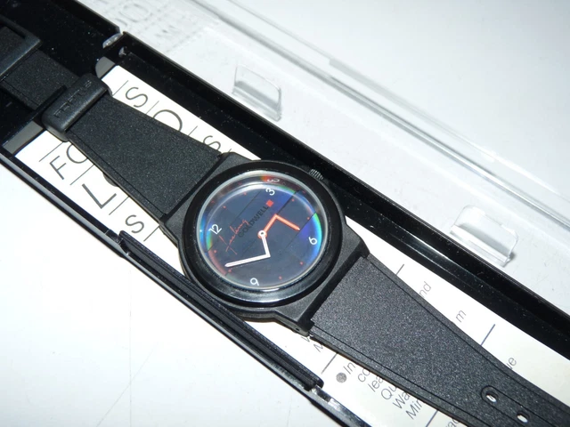 Montre Fortis Swiss Vintage - Mouvement Quartz - Bracelet Cuir Noir - Fabriqué En Suisse - Années 90