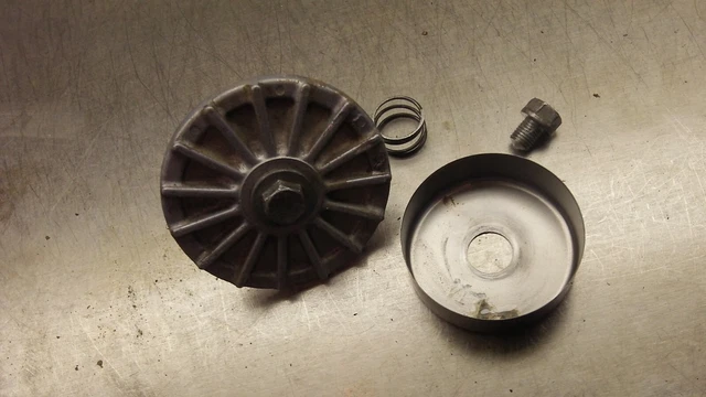 1980 Kawasaki Kz 550 Oil Filter Bolt Cover Spring Drain Cap
