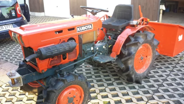 Kleintraktor Kubota B7001