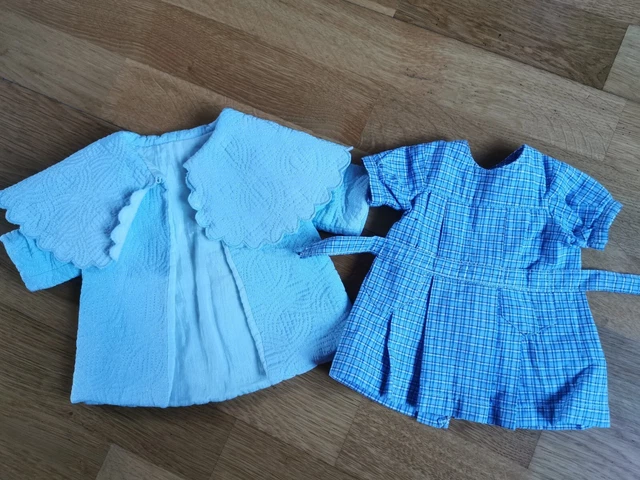 Rare petit ensemble robe et manteau pour poupée ancienne
