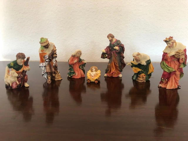 Produktbild von Krippenfiguren 11-teilig – Bunt, Polyresin, Bis 13 Cm – Weihnachtskrippe Set, Freistehend
