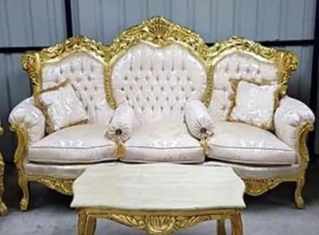 Casa Padrino Barock Sofa Creme Muster / Gold Prunkvolles Wohnzimmer Couch Möbel