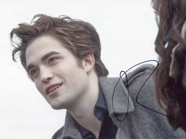 Robert Pattinson ACTOR HARRY POTTER & TWILIGHT SAGA autograph, IP signed photo