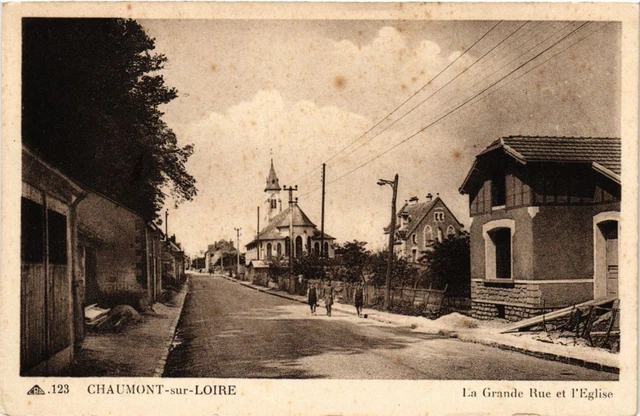 CPA CHAUMONT-sur-LOIRE La Grande Rue et l'Église (253408)