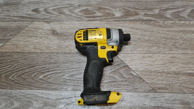 DeWalt DCF885 18v Li-Ion XR Impact Driver Body Only