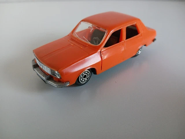 NOREV RENAULT 12 .1/43. N° 140. Jaune. Fixation Châssis Abîmée. EUR 35