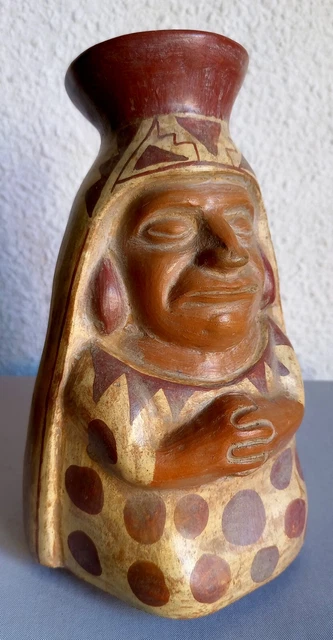 Huaco/Cerámica de la Cultura Mochica-El Sacerdote