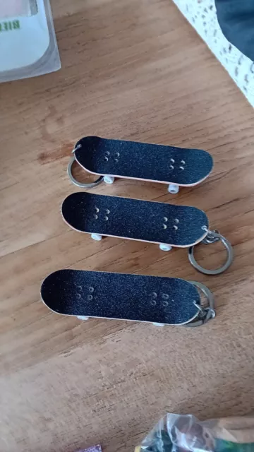 Skateboard  Schlüsselanhänger Von Converse