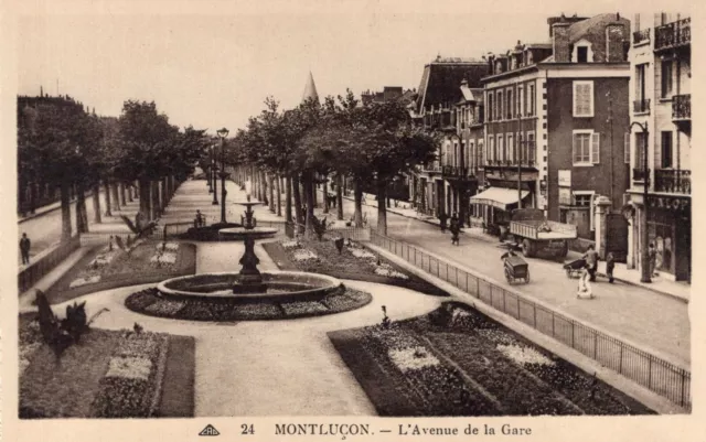 *8842 cpa Montluçon - l'Avenue de la Gare