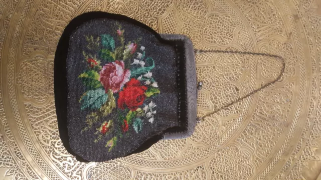 Alte Perlentasche um 1900 Handarbeit ca 20 × 20 cm . Blumen Motiv