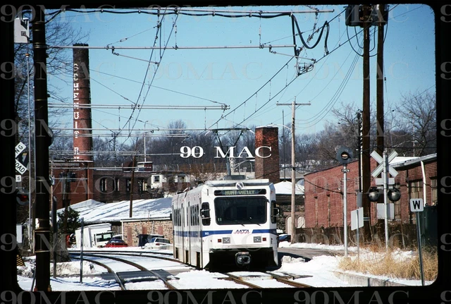 BALTIMORE MTA. LRV TROLLEY #5023. Baltimore (MD). Original Slide 2003. (B)