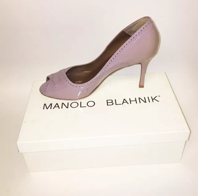 MANOLO BLAHNIK Lavender ABURNA Patent Leather Shoes Heels Pump SZ 39    8.5  NIB