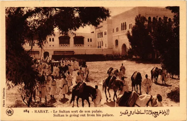 CPA AK RABAT - Le Sultan sort de son palais MAROC (796792)