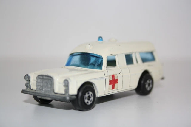 MATCHBOX SUPERFAST 3 A Mercedes Benz "Binz" Ambulance EUR 2,00 ...
