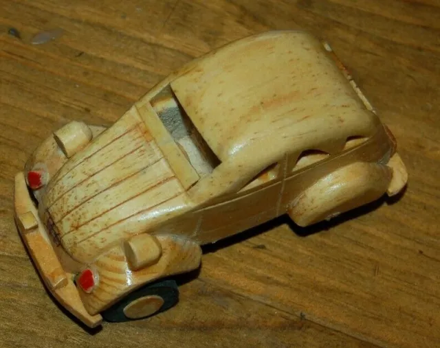 Voiture Citroën 2CV, maquette à construire en bois (3 modèles