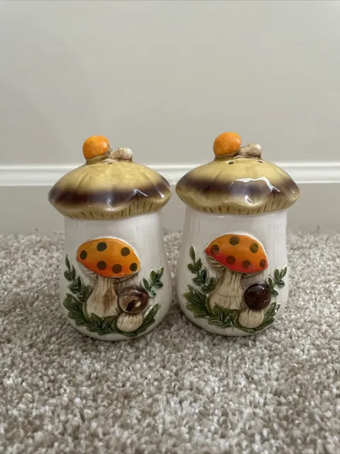 Vintage -Merry Mushroom Salt and Pepper Shakers Japan Vintage 70s Sears Roebuck