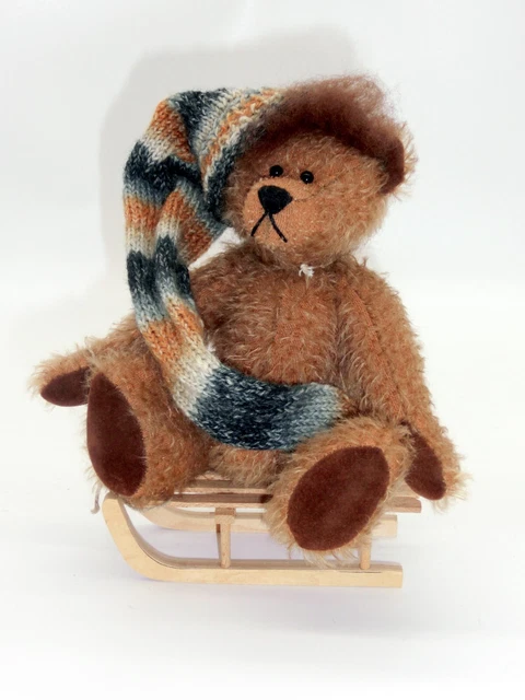 Künstlerteddy, Handarbeit, Unikat,  voll beweglich, echt Mohair, Holzschlitten