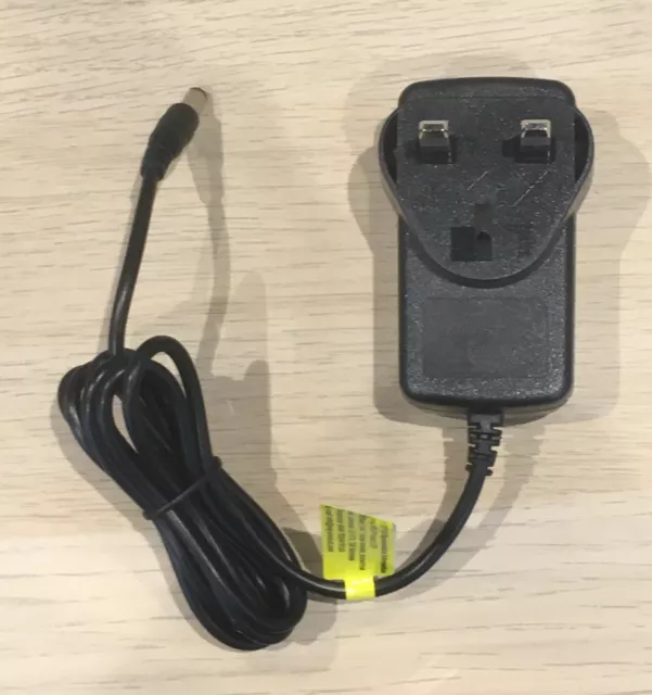 Kuanten 12v=2.5A 30w AC Power Adapter. UK Plug. (Model: KT241120250BS)