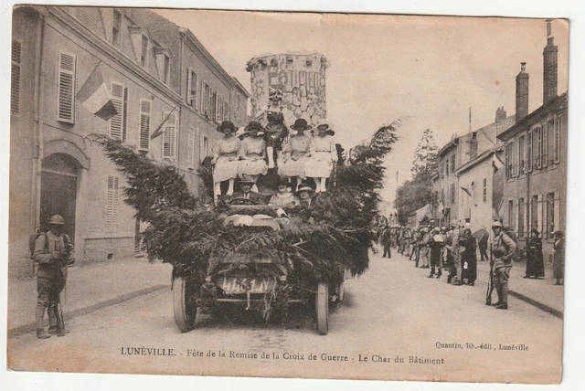 LUNEVILLE - Meurthe et Moselle - CPA 54 Feet of the Delivery of the Croix de Guerre