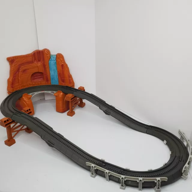Geotrax Train DISNEY CARS Radiator Spring Lookout Mountain With Tracks 2