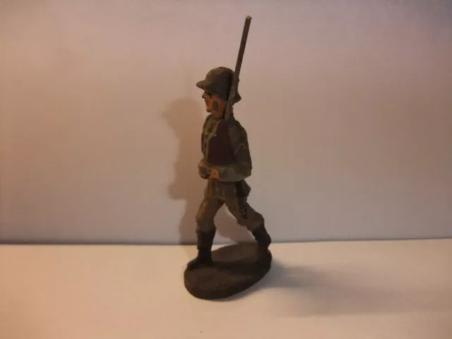 k3 alte Massefigur Lineol Elastolin Figur Wehrmacht 2. Wk Soldat marschierend