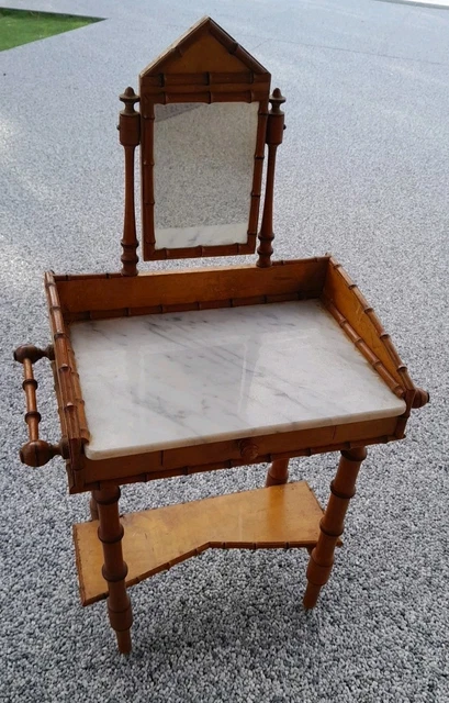 Meuble De Poupée Ancien : Vaisselier En Tôle Lithographiée Avec Assiettes Miniatures