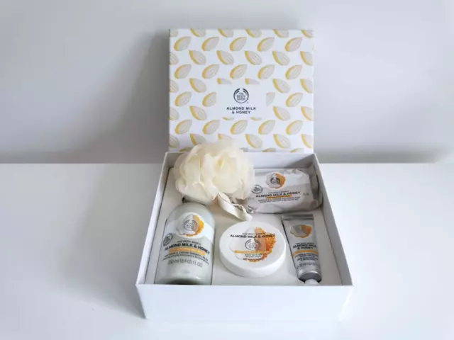 New THE BODY SHOP Almond Milk & Honey Gift Set (worth £31)