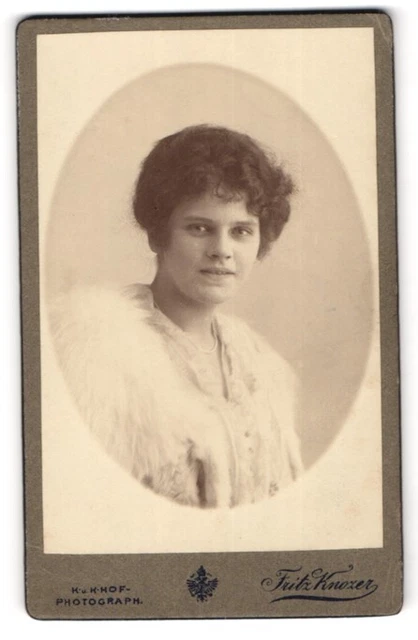 Fotografie Fritz Knozer, Wien, Favoritenstr. 6, Junge Dame mit Halskette