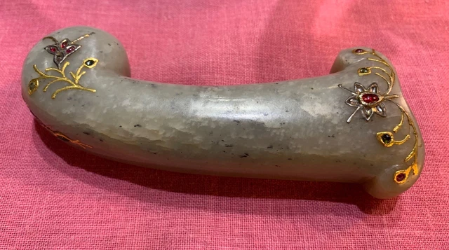 Rare Antique Mughal Pale Green Jade Khanjar Hilt - Heavy , 11.065 Ounces Rare Antique Mughal Pale Green Jade Khanjar Hilt - Heavy , 11.065 Ounces
