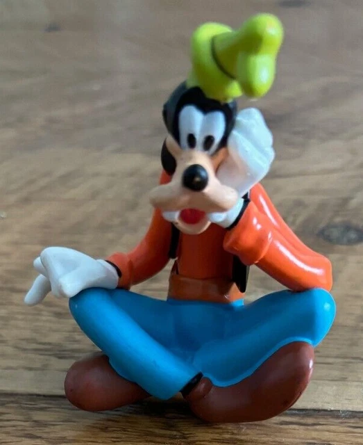 WALT DISNEY GOOFY Thinking While Sitting 3" Plastic PVC Figure 5.00