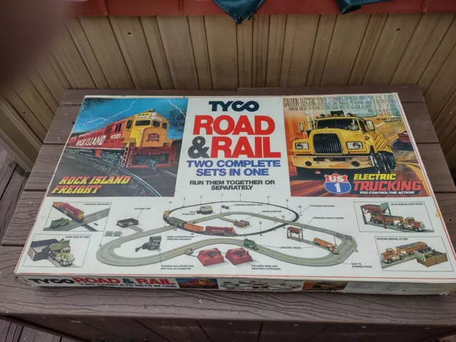 Tyco US1 US 1 Electric Trucking Road & and Rail Set