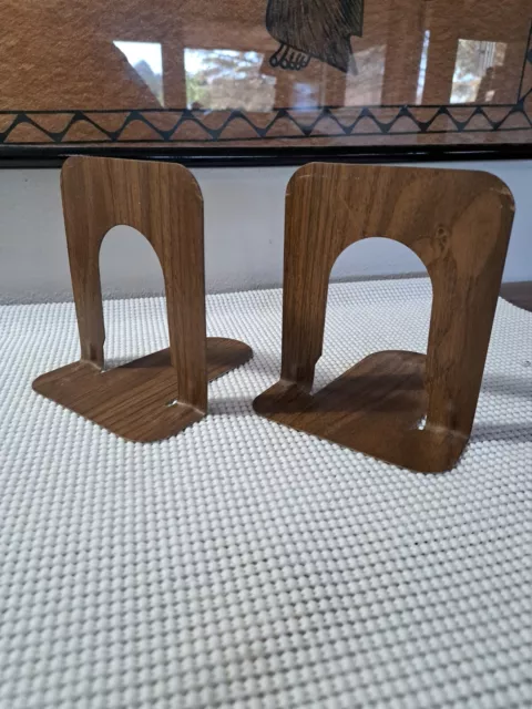 Vtg Set of 2 MCM FAUX WOOD Grain BOOKENDS Metal Industrial Library 5  1/2"
