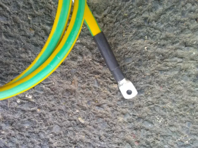 1x liaison : fils / cable de terre 25mm2 + cosses longueur 1.40m  souple 2