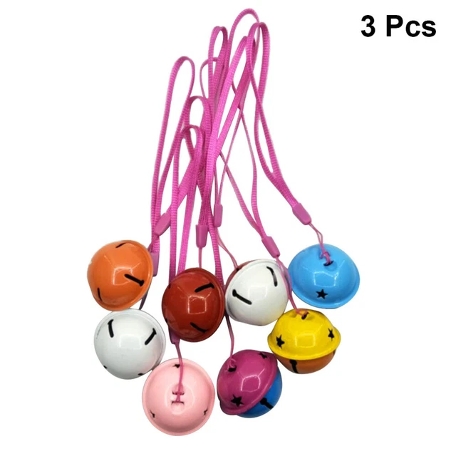 3 piezas Colgante Colorido Painted Jingle Bell con correa de cordón campanas de metal para