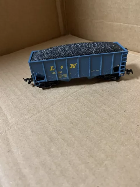 Life Like Trains, blauer Trichter mit Ladung, HO Scale, NVP