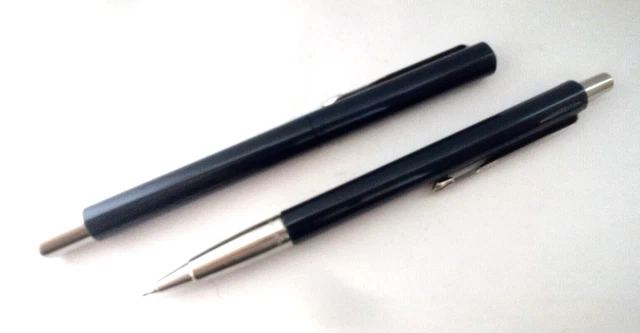 PARKER VECTOR FOUNTAIN Pen & Mechanical Pencil Blue ink £18.00 ...