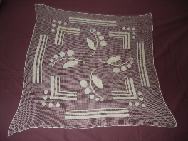 Beautiful Vintage Hand Made Tablecloth 95cm/90cm(37''x35'') #2008