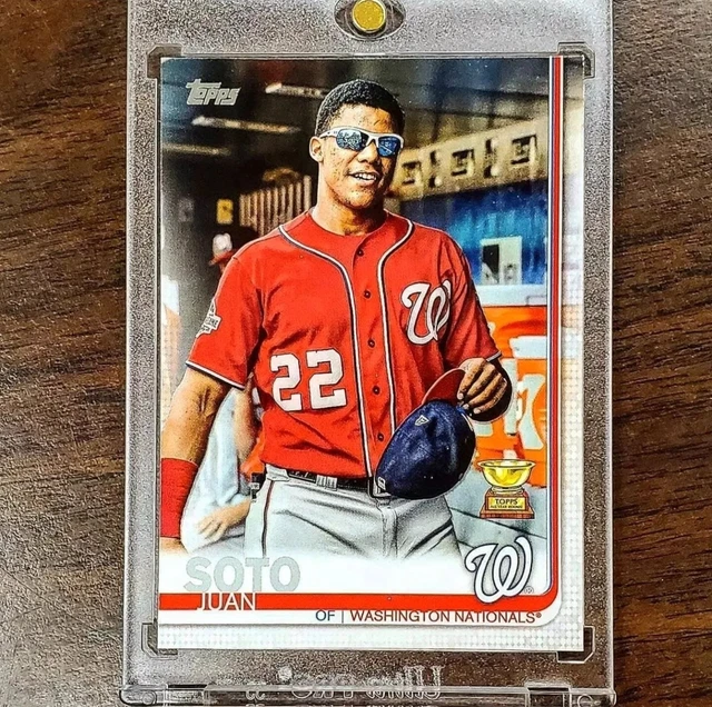 2019 Topps Juan Soto - SP/Sunglasses Variation - Rookie Gold Cup - Mint Cond.!