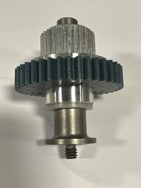 Y180621 Idler Gear Hub Assy