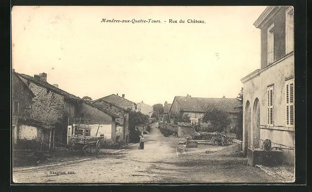 CPA Mandres-aux-Quatre-Tours, Rue du Château, view of the 1909 rue