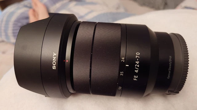 Sony Carl Zeiss Vario-Tessar T SEL2470Z 24-70 mm F/4,0 IS ZA FE OSS Objektiv