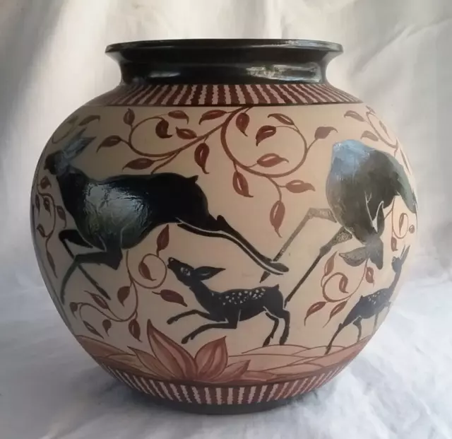 Ancienne poterie de Ciboure ( accidenté )  signé R. Le Corrone, vase antilopes