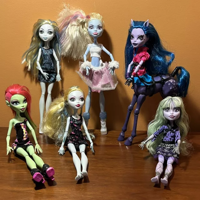 Monster High Dolls Lot of 6 Twyla Venus Abbey Lagoona (2) & Avea Trotter