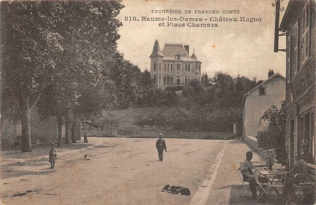 Baume-les-Dames - château hugon et place chamars  (Doubs)