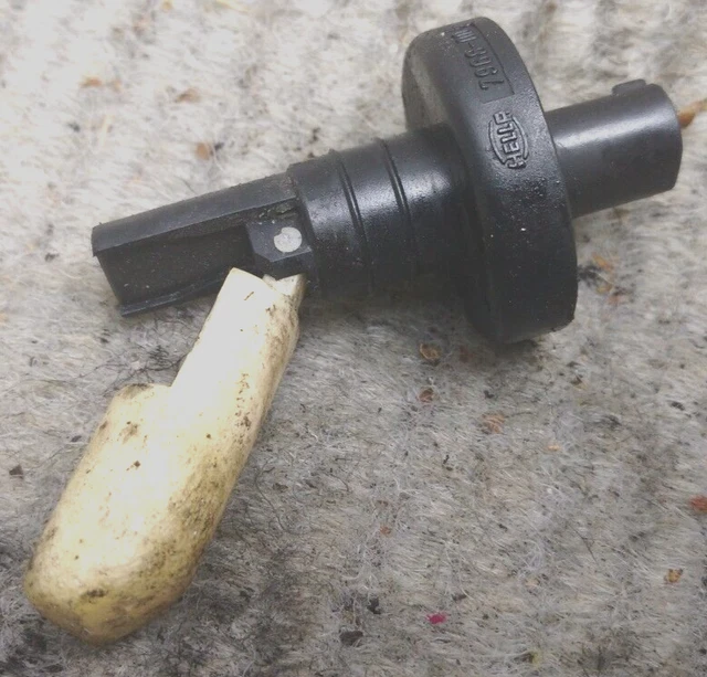 GENUINE HELLA MERCEDES Windshield Washer Fluid Level Sensor W203 W204