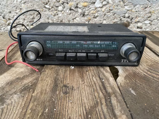 ancien poste radio ITT CR 604 de voiture youngtimer brocante collection